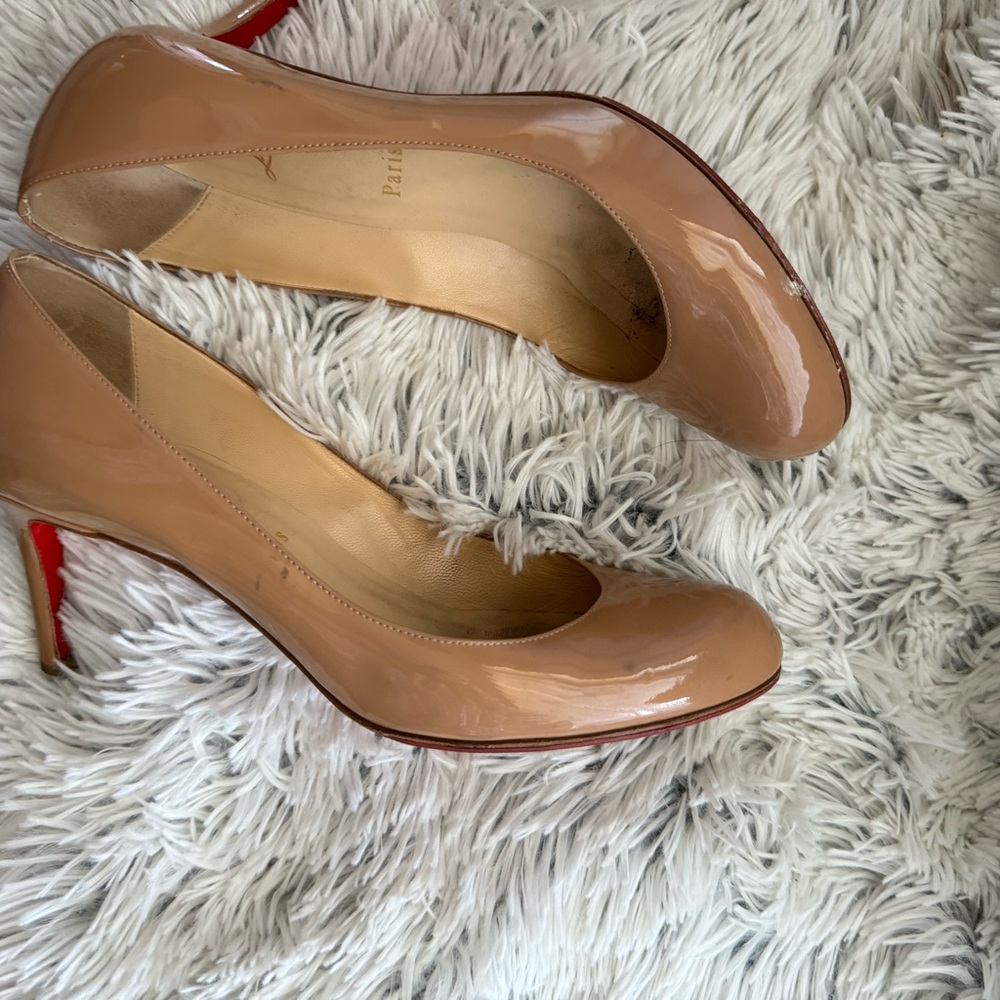 Christian louboutin clasic style